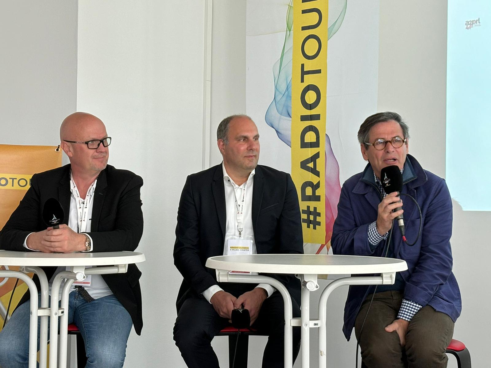 De gauche à droite : Franck Jehl (président de la Fédération associative des radios alsaciennes), Benoît Boulanger (directeur général de Magnum La Radio) et Daniel Crillon (directeur de France Bleu Alsace).