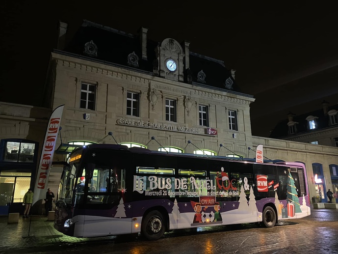 La radio RVM embarque ses auditeurs dans le Bus de Noël