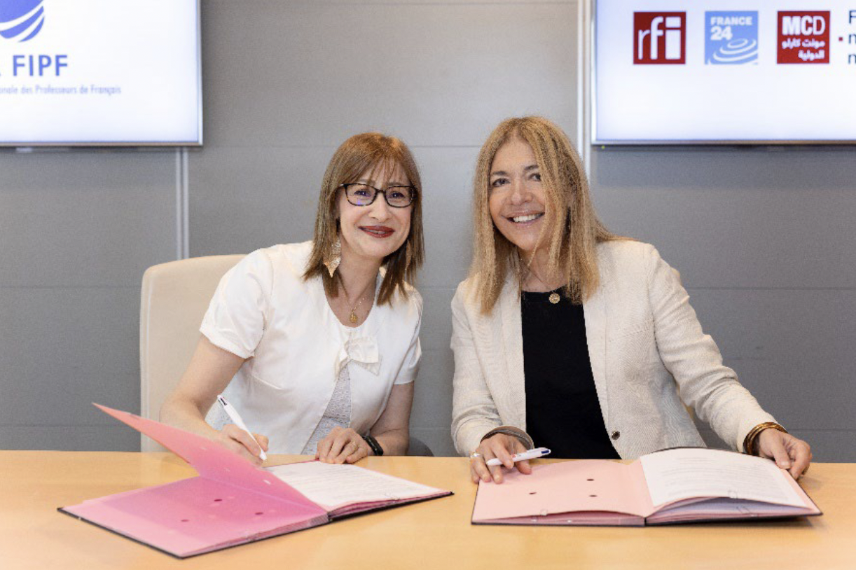 France Médias Monde et la FIPF signent un accord de partenariat