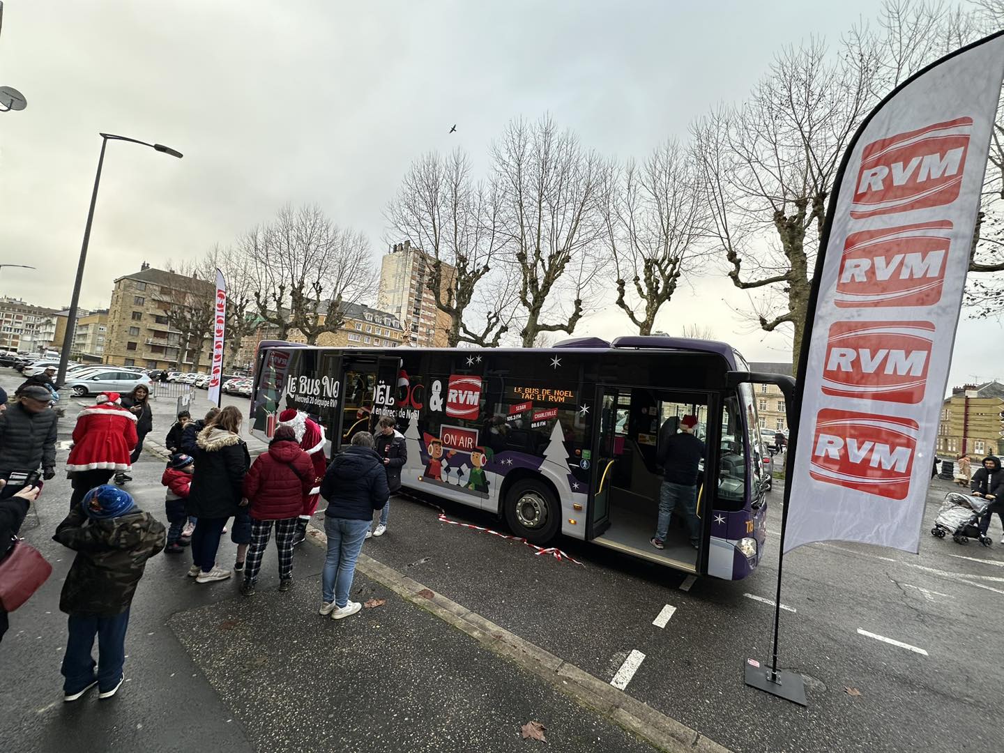 La radio RVM embarque ses auditeurs dans le Bus de Noël