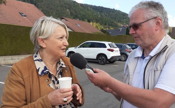 Raymond Dechez, fondateur de l'association Club Radio des Ballons, donne la parole aux acteurs du territoire. © Radio des Ballons.