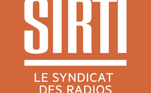 PLF 2025 : le SIRTI apporte son soutien aux radios associatives